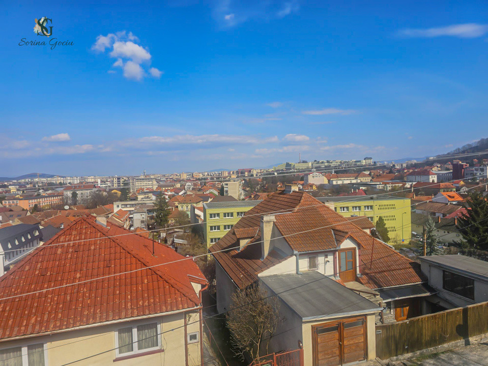 De vanzare Apartament cu 3 camere in casa, Centrul Vechi, Brașov 