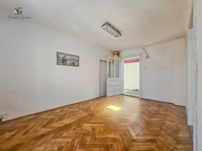De vanzare Apartament cu 3 camere in casa, Centrul Vechi, Brașov 