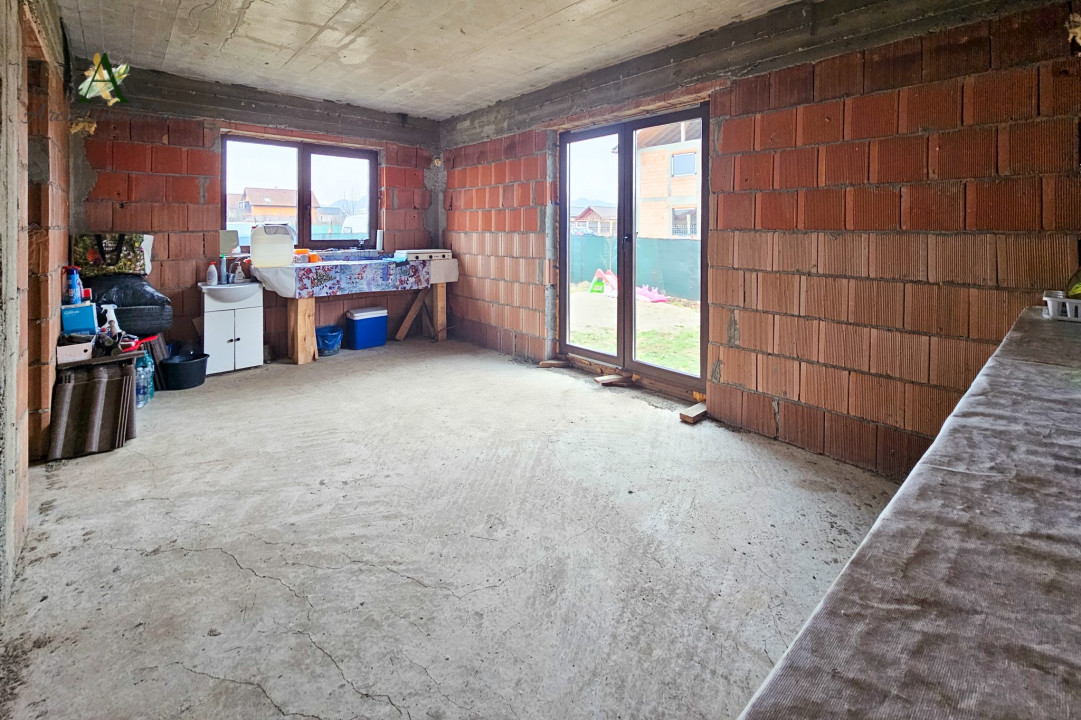 Casa constructie noua, la rosu situata  in Harman, str. Matei Corvin