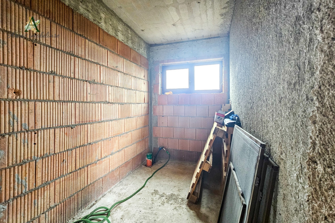 Casa constructie noua, la rosu situata  in Harman, str. Matei Corvin