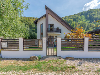 De vanzare-Casa individuala, 4 camere si priveliste, langa padure,Bunloc, Brasov