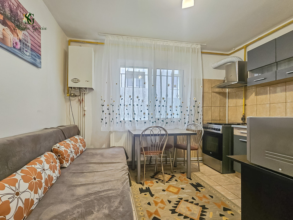 Garsoniera decomandată, str. Bisericii Române, langa Colina Universitatii
