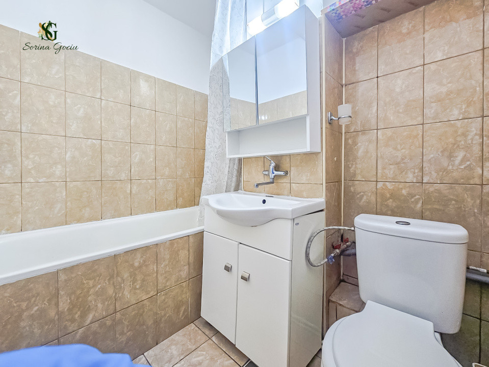 Garsoniera decomandată, str. Bisericii Române, langa Colina Universitatii