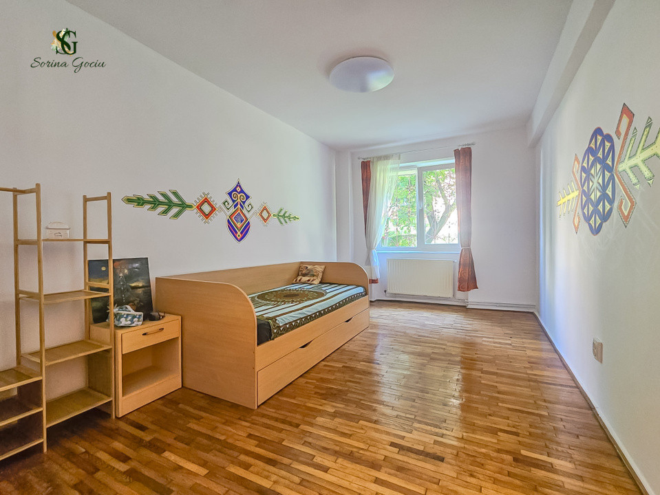 Apartament cu 3 camere decomandate, Centrul Civic