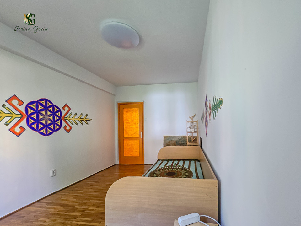 Apartament cu 3 camere decomandate, Centrul Civic