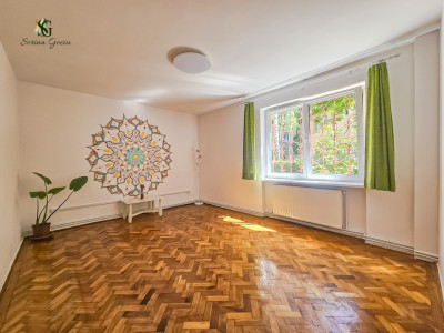 Apartament cu 3 camere decomandate, Centrul Civic