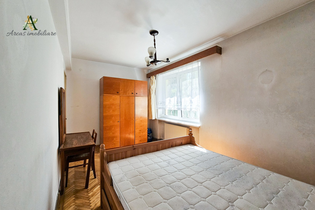 De vanzare apartament cu 3 camere structura decomandata situat in Centrul Civic