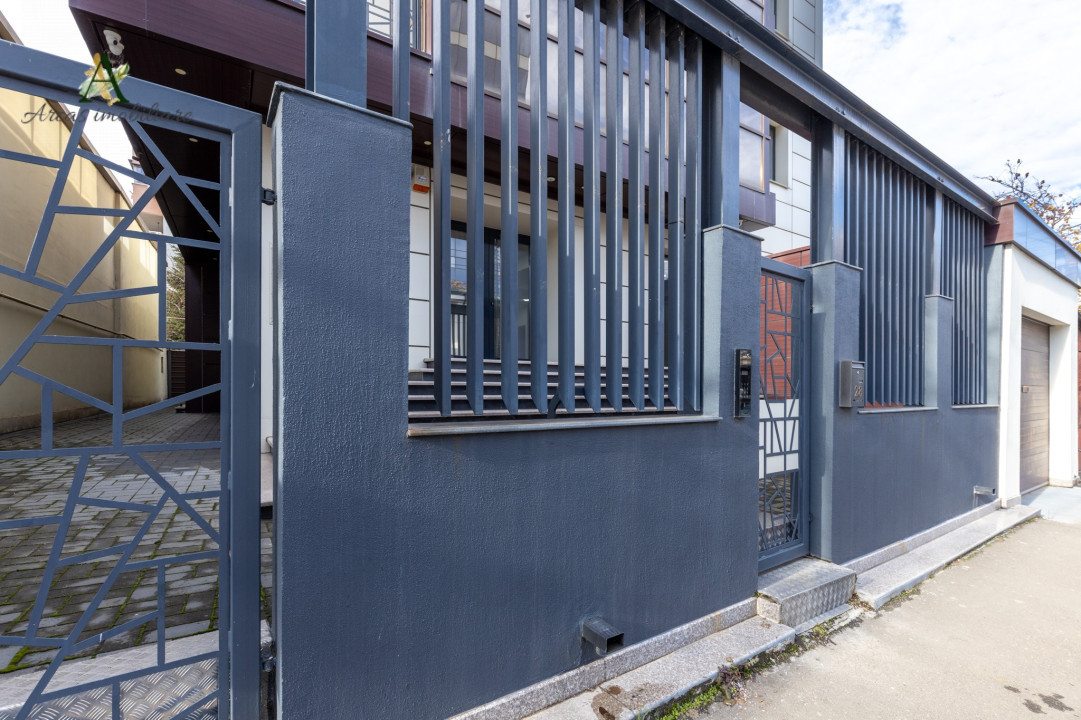 Oportunitate de Investiție Unică: Clădire Multifuncțională în București