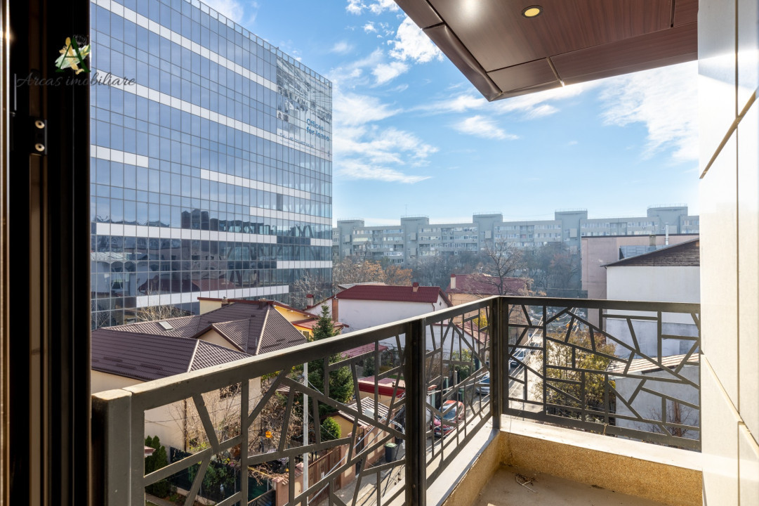 Oportunitate de Investiție Unică: Clădire Multifuncțională în București