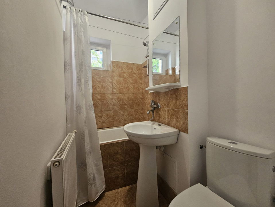 Garsoniera recent renovata situata pe str. Livada Vulturului 