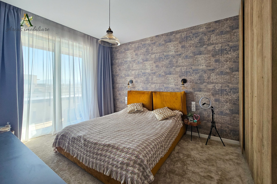 De inchiriat, Penthouse superb cu 4 camere, zona Coresi, Kasper