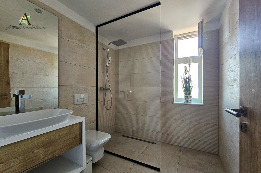 De inchiriat, Penthouse superb cu 4 camere, zona Coresi, Kasper