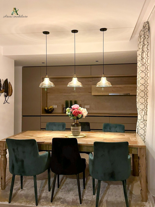 De inchiriat, Penthouse superb cu 4 camere, zona Coresi, Kasper