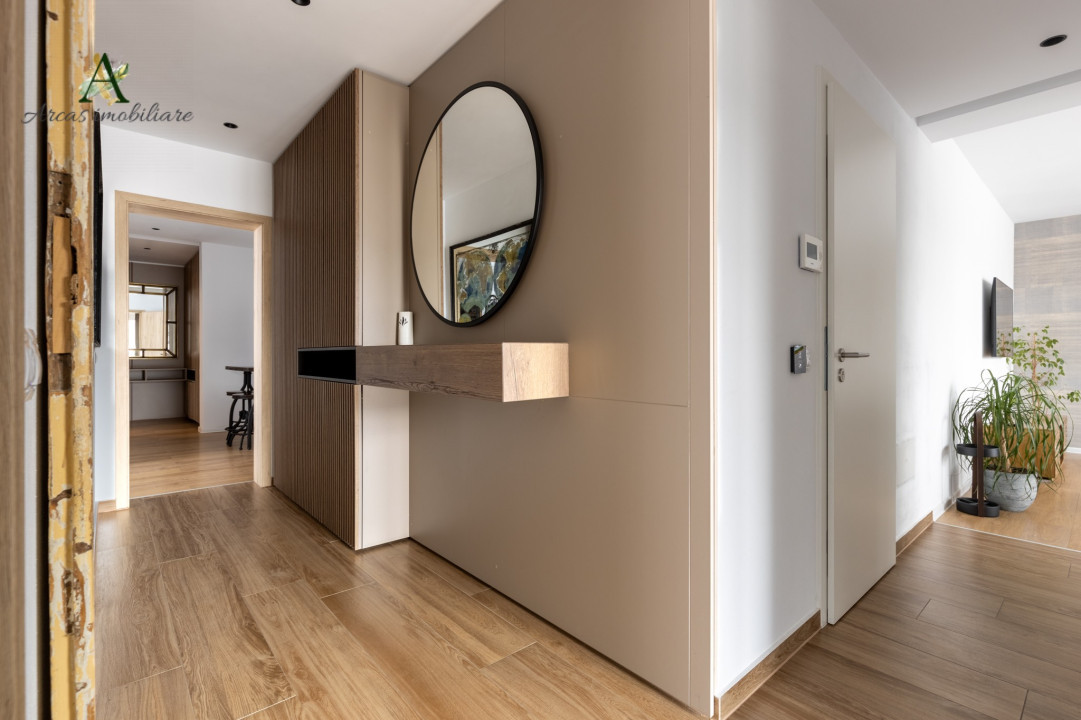 Penthouse superb cu 3 camere,Kasper, zona Coresi, de inchiriat