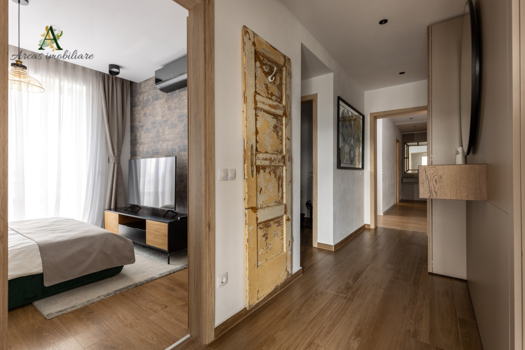 Penthouse superb cu 3 camere,Kasper, zona Coresi, de inchiriat