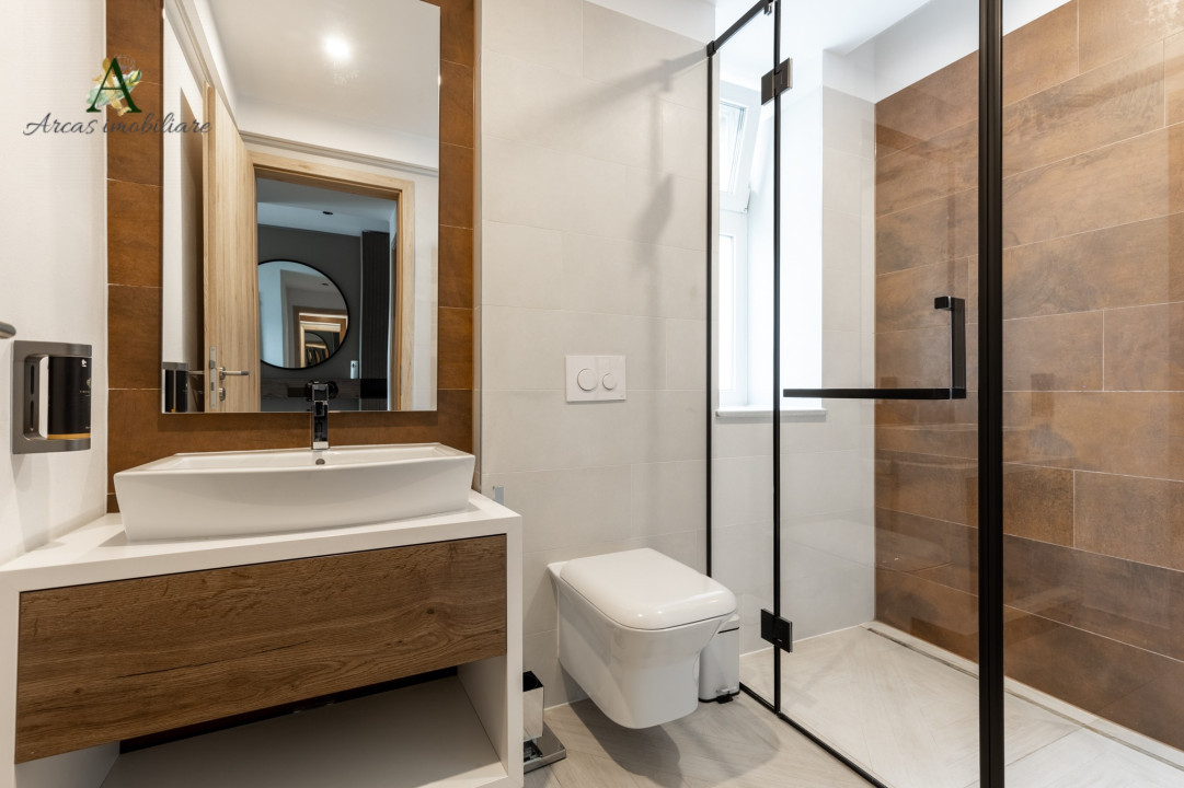 Penthouse superb cu 3 camere,Kasper, zona Coresi, de inchiriat