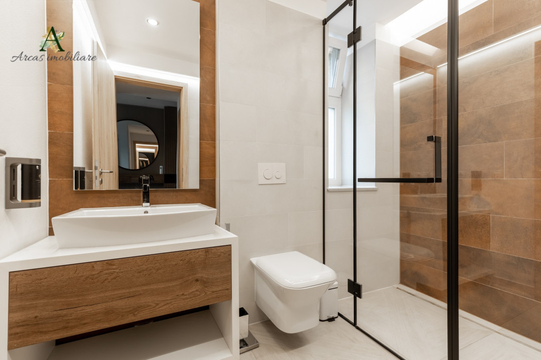 Penthouse superb cu 3 camere,Kasper, zona Coresi, de inchiriat