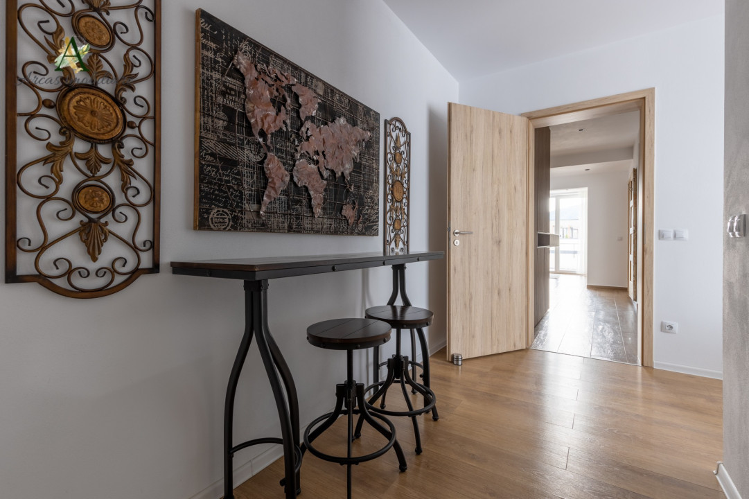 Penthouse superb cu 3 camere,Kasper, zona Coresi, de inchiriat