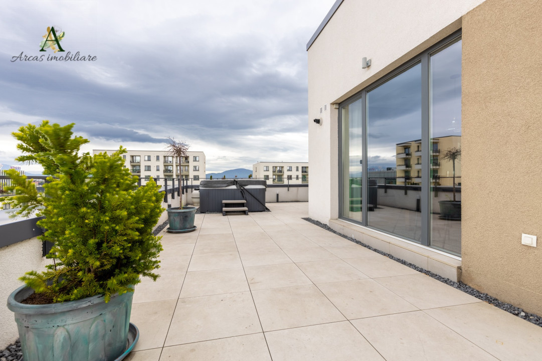 Penthouse superb cu 3 camere,Kasper, zona Coresi, de inchiriat