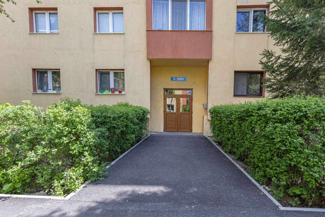 Apartament decomandat cu 3 camere situat in Triaj, Brasov