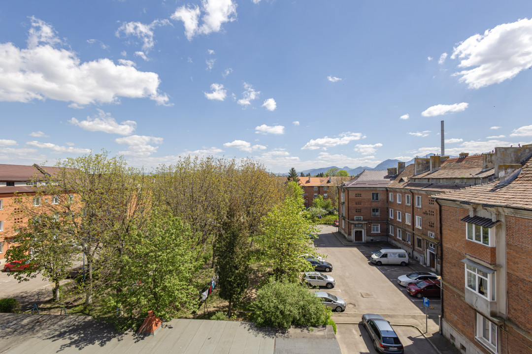 Apartament decomandat cu 3 camere situat in Triaj, Brasov