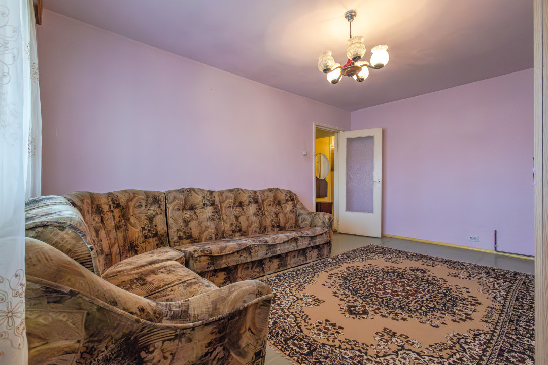 Apartament decomandat cu 3 camere situat in Triaj, Brasov