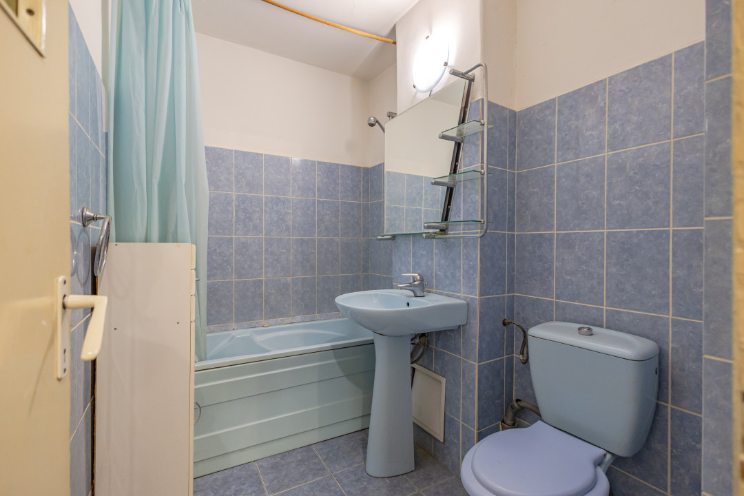 Apartament decomandat cu 3 camere situat in Triaj, Brasov