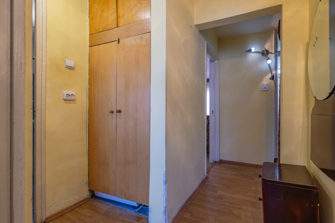 Apartament decomandat cu 3 camere situat in Triaj, Brasov