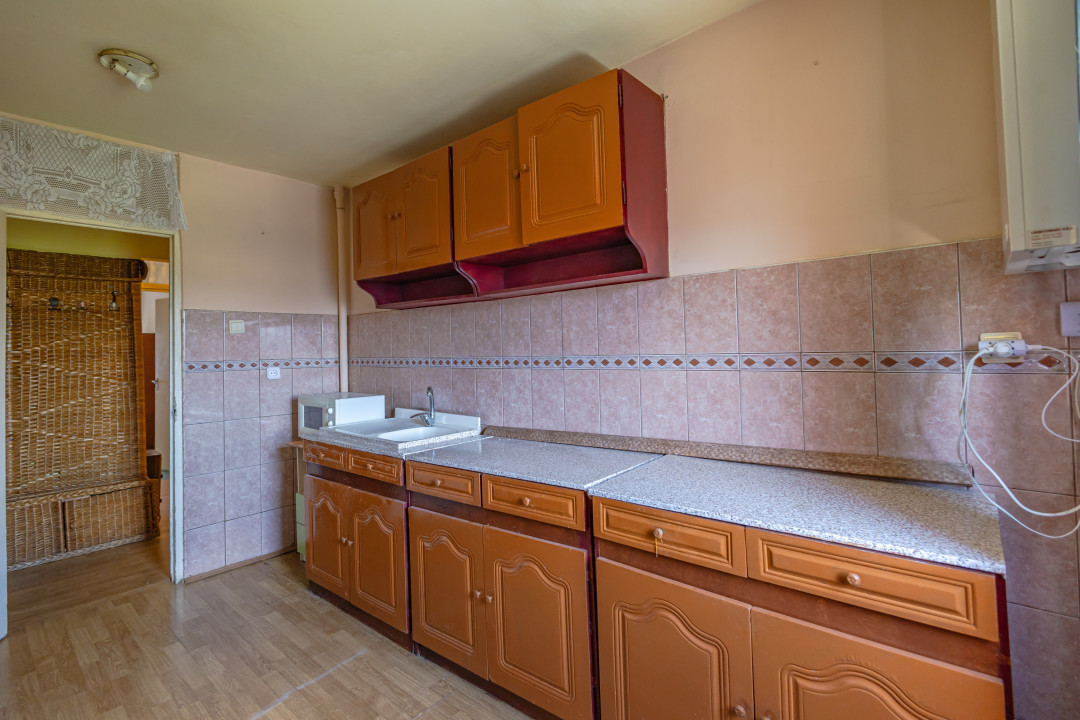 Apartament decomandat cu 3 camere situat in Triaj, Brasov