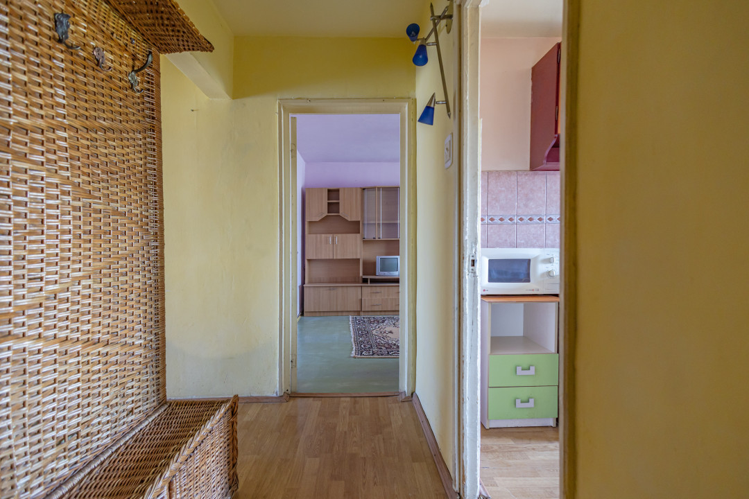 Apartament decomandat cu 3 camere situat in Triaj, Brasov