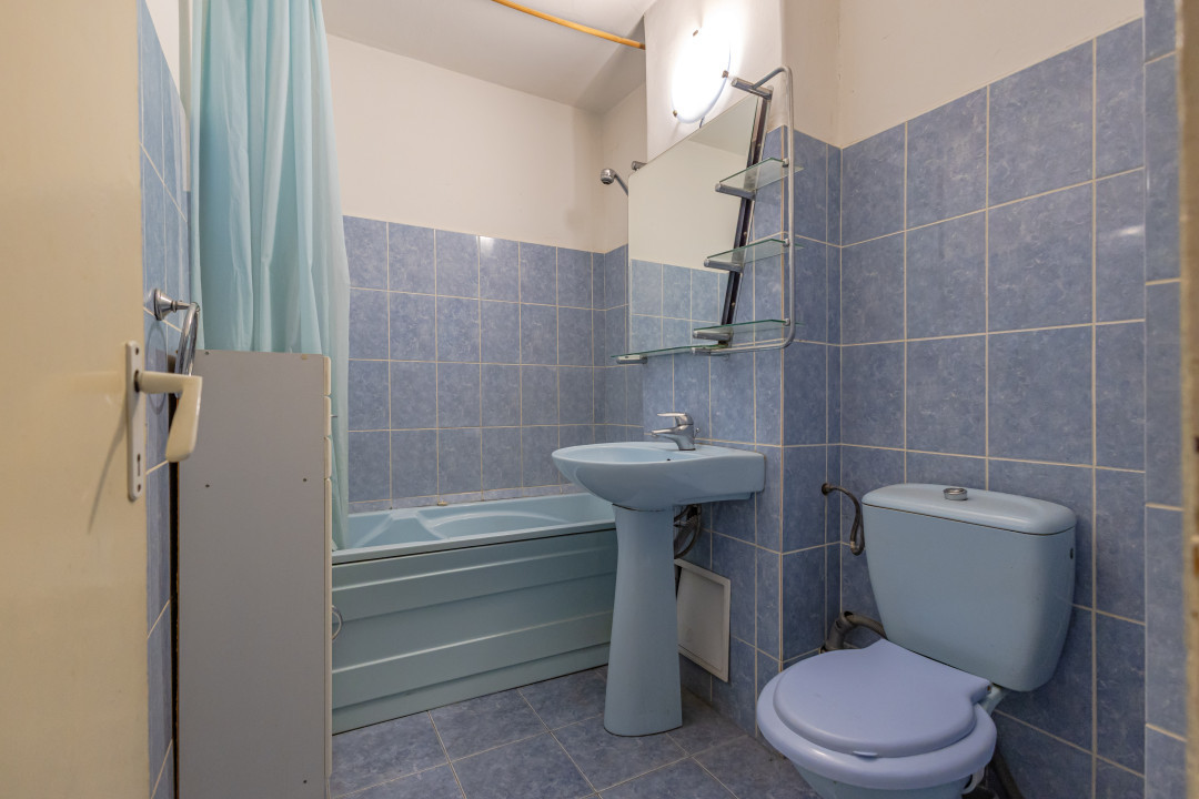 Apartament decomandat cu 3 camere situat in Triaj, Brasov