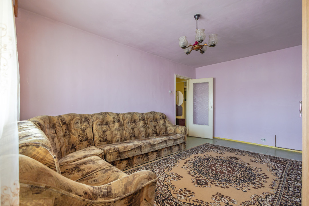 Apartament decomandat cu 3 camere situat in Triaj, Brasov