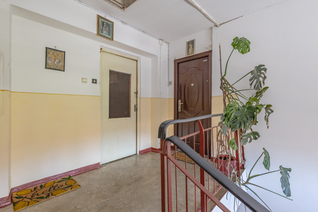 Apartament decomandat cu 3 camere situat in Triaj, Brasov