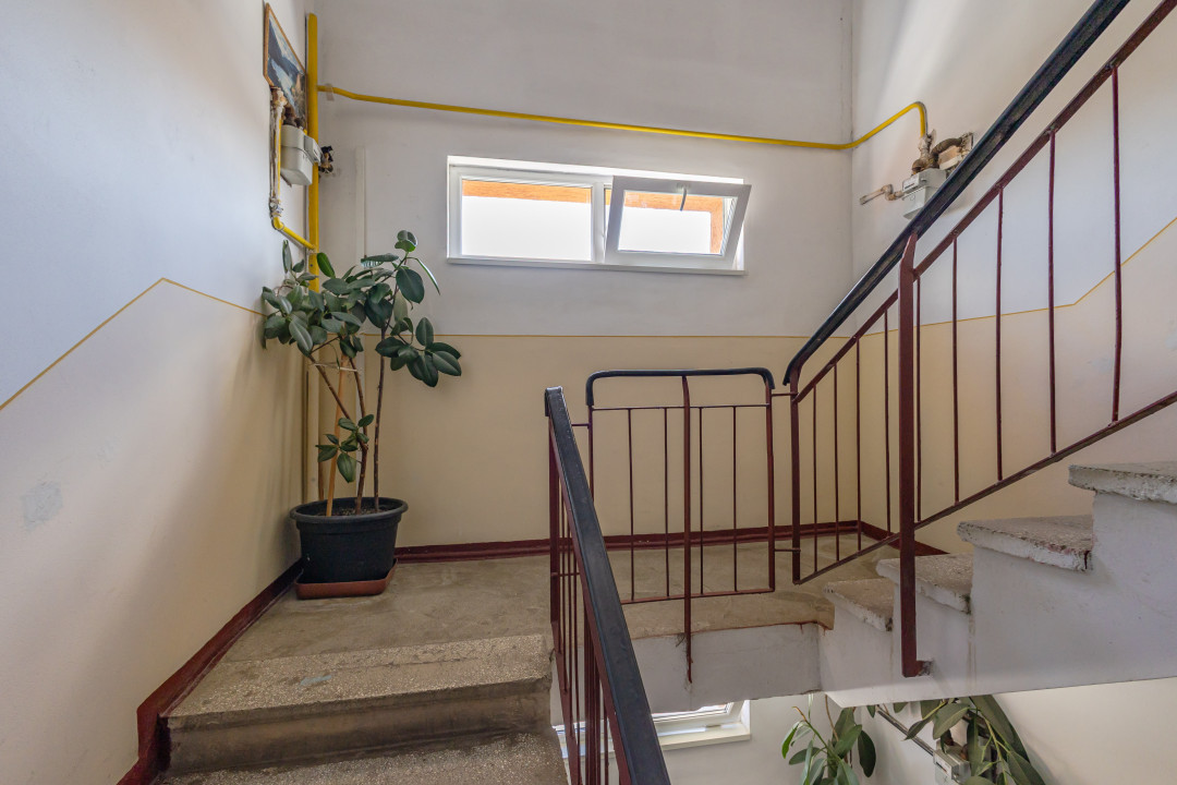 Apartament decomandat cu 3 camere situat in Triaj, Brasov