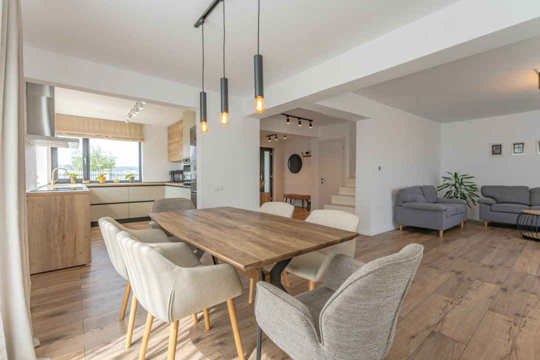 Casa mobila si utilata complet, cu finisaje moderne in Cristian, Brasov