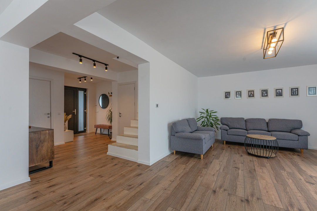 Casa mobila si utilata complet, cu finisaje moderne in Cristian, Brasov