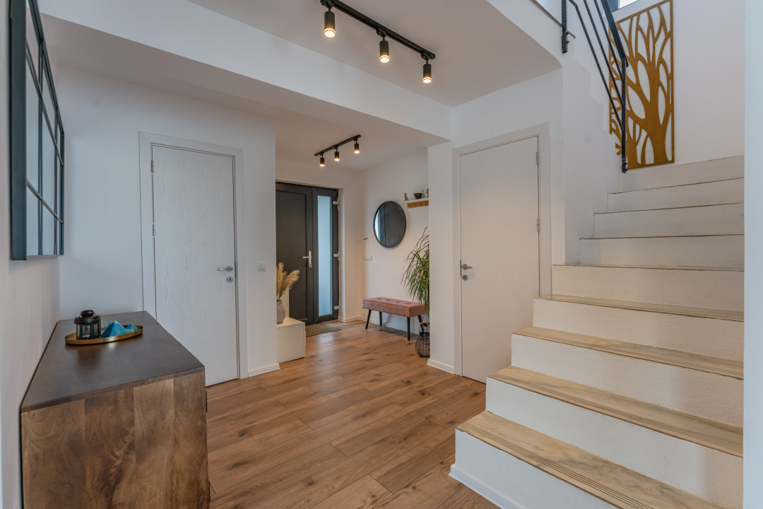 Casa mobila si utilata complet, cu finisaje moderne in Cristian, Brasov