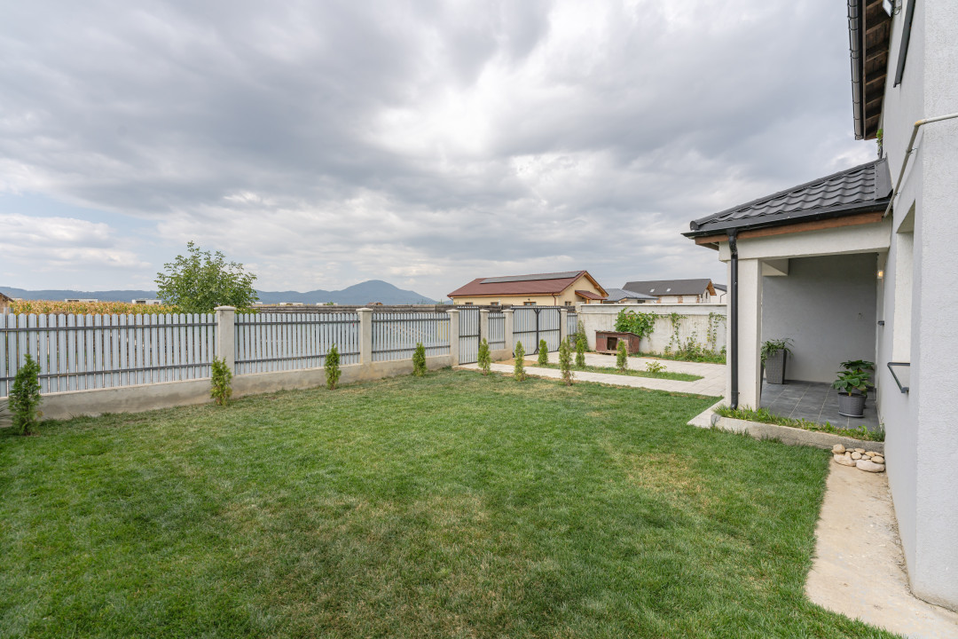 Casa mobila si utilata complet, cu finisaje moderne in Cristian, Brasov