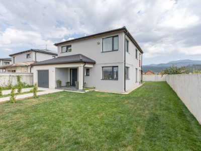 Casa mobila si utilata complet, cu finisaje moderne in Cristian, Brasov