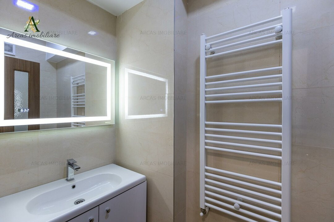 De vanzare apartament decomandat cu 2 camere in Complex Isaran