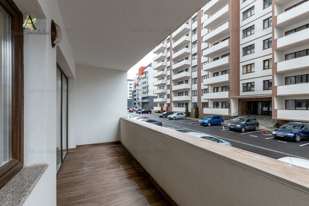 De vanzare apartament decomandat cu 2 camere in Complex Isaran