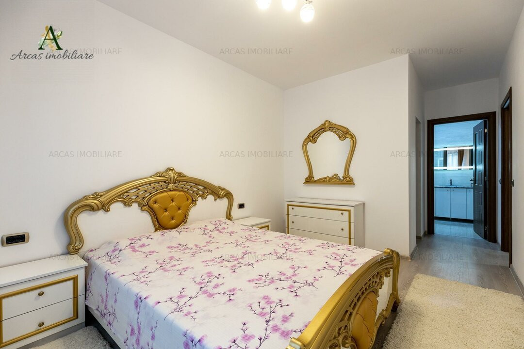 De vanzare apartament decomandat cu 2 camere in Complex Isaran