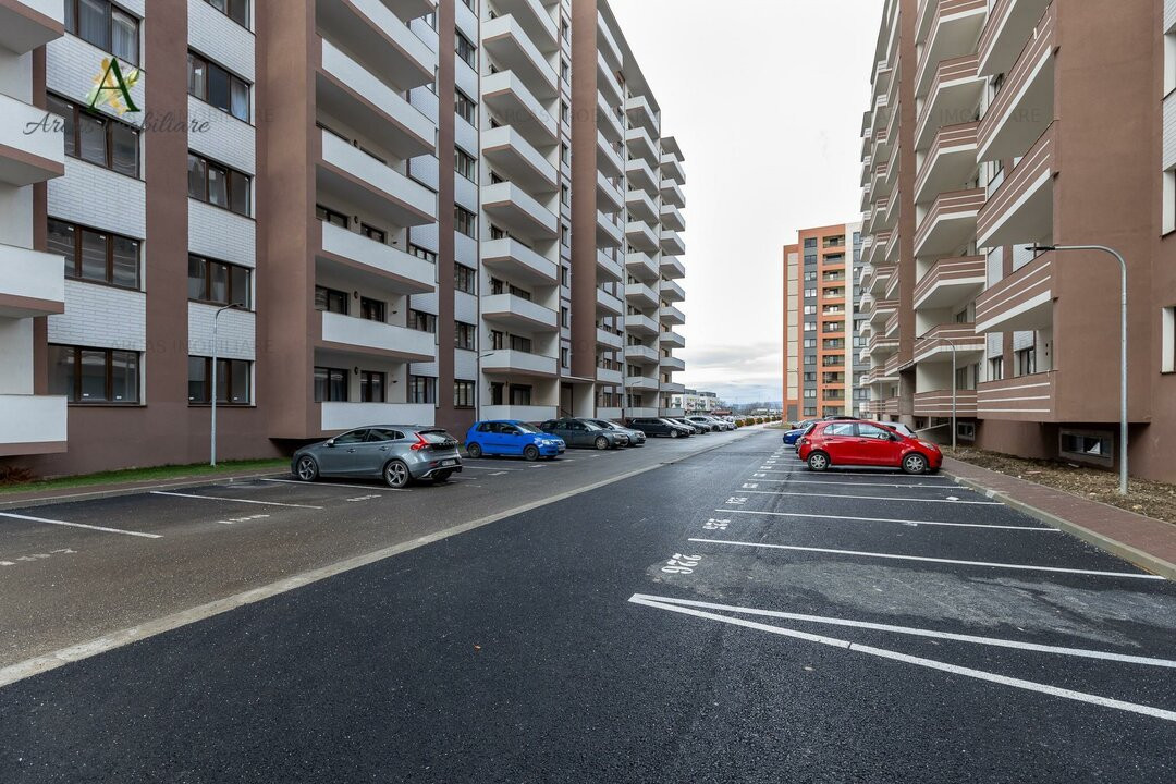 De vanzare apartament decomandat cu 2 camere in Complex Isaran