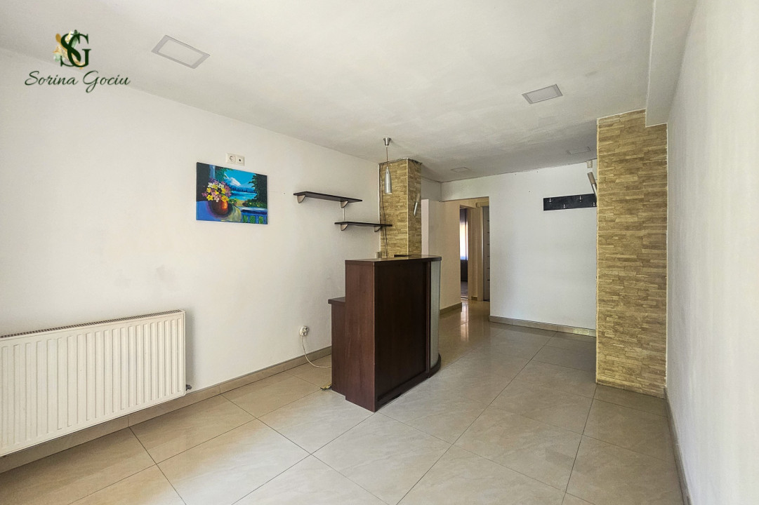Apartament cu 4 camere, recent renovat, pretabil birouri, Racadau 