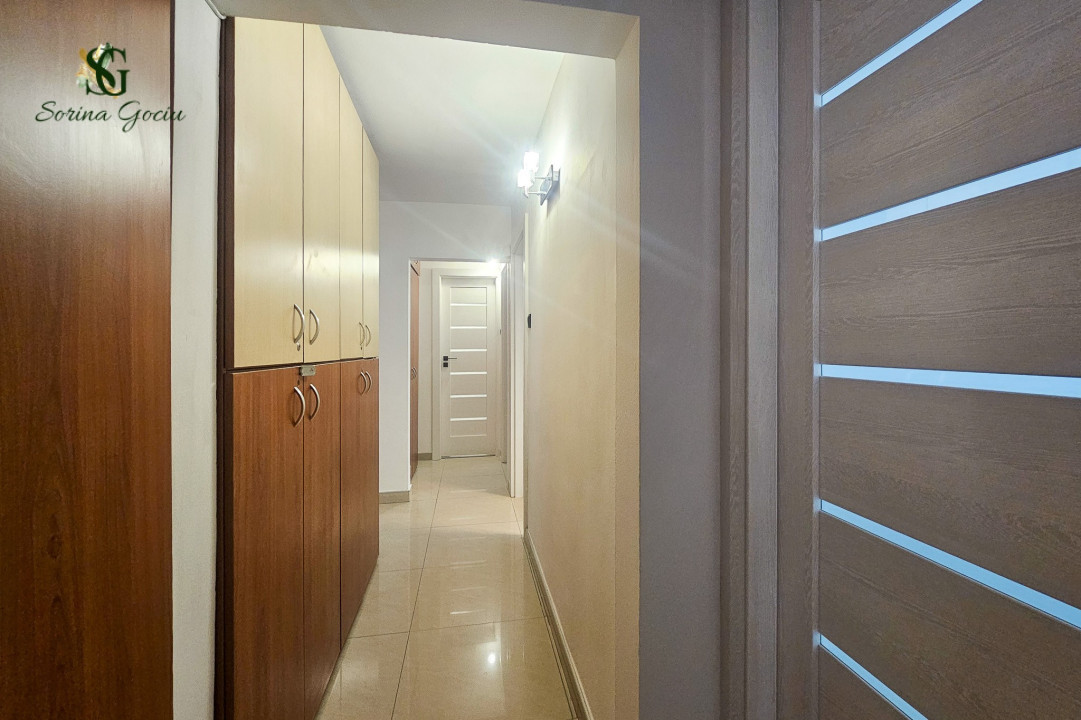Apartament cu 4 camere, recent renovat, pretabil birouri, Racadau 