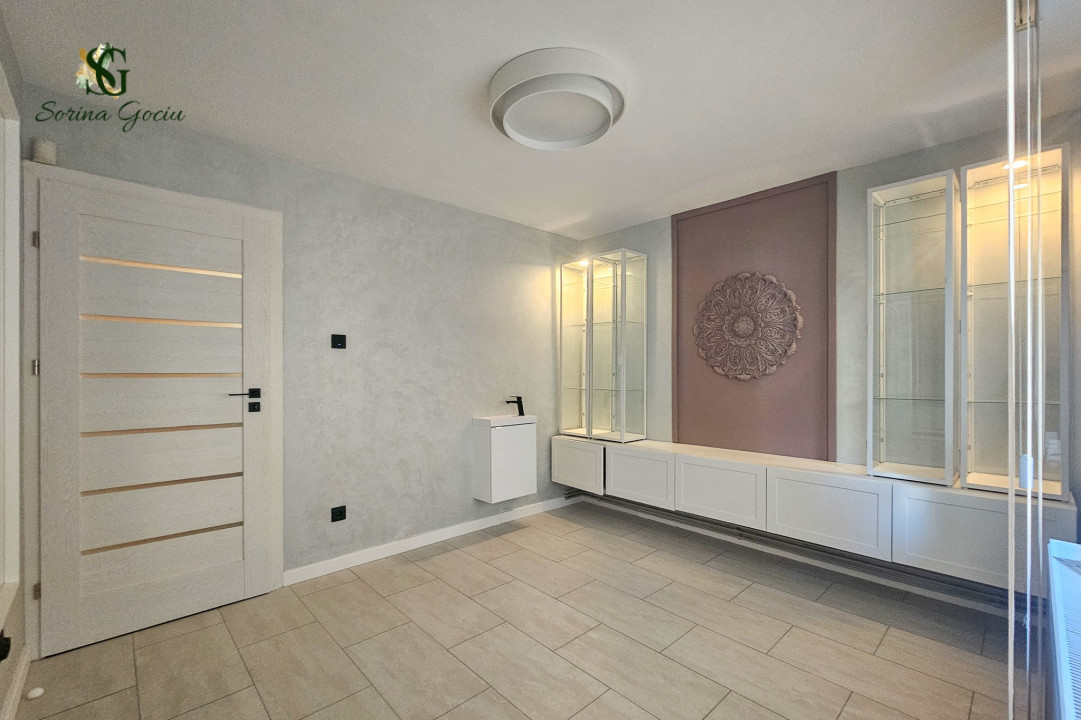 Apartament cu 4 camere, recent renovat, pretabil birouri, Racadau 