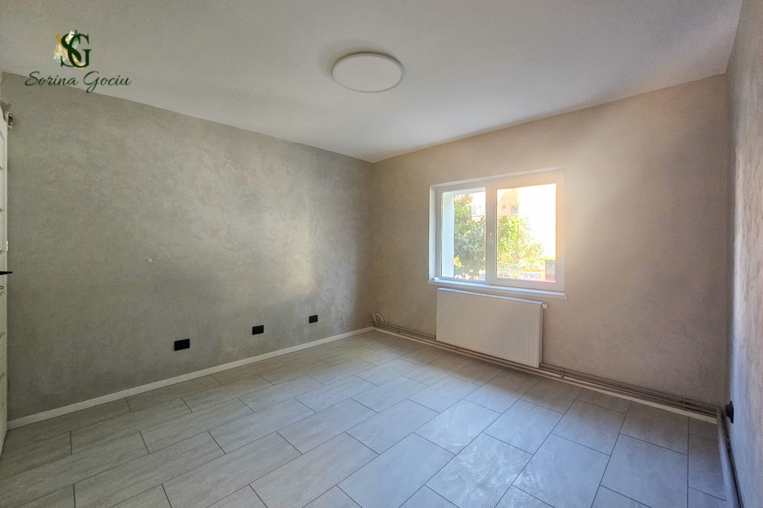 Apartament cu 4 camere, recent renovat, pretabil birouri, Racadau 