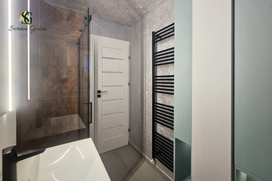 Apartament cu 4 camere, recent renovat, pretabil birouri, Racadau 