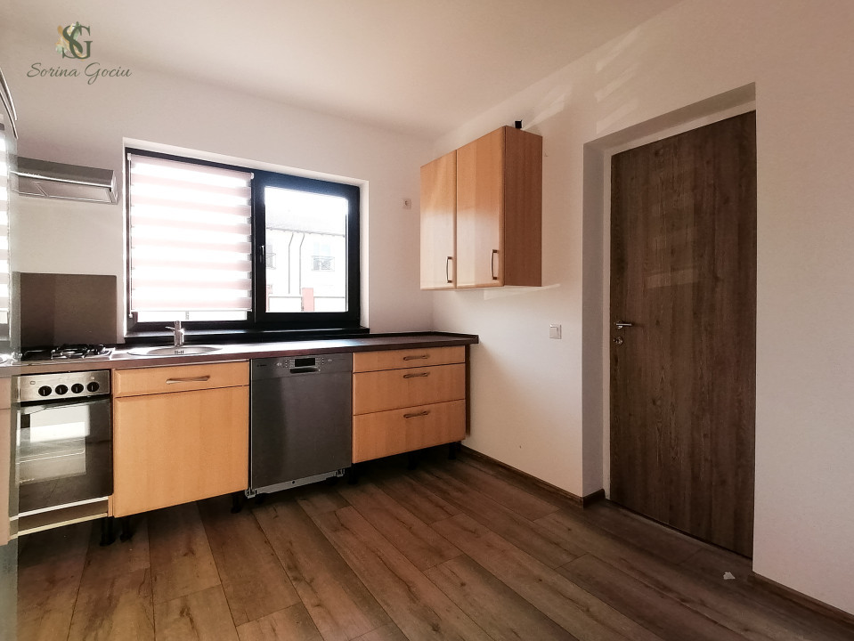 Casa tip duplex de inchiriat la baza Dealului Lempes