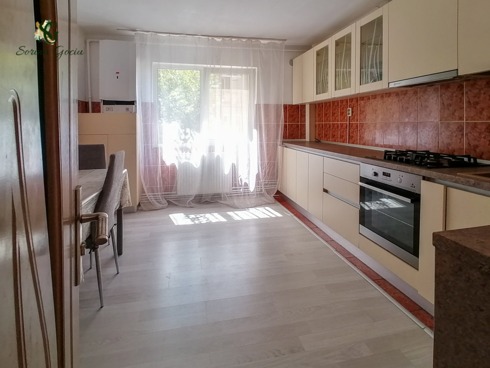 De Inchiriat Apartament cu 2 camere in zona Tractorul 